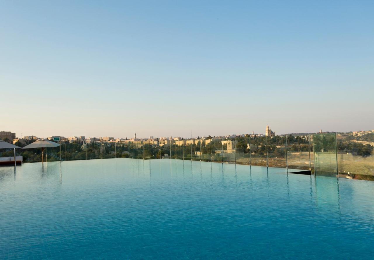 Orient By Isrotel Exclusive Jerusalem Exterior foto View of the pool