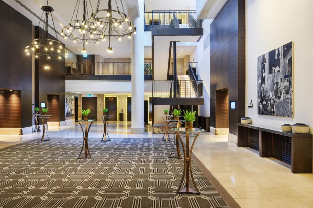 Orient By Isrotel Exclusive Jerusalem Exterior foto The lobby of the hotel