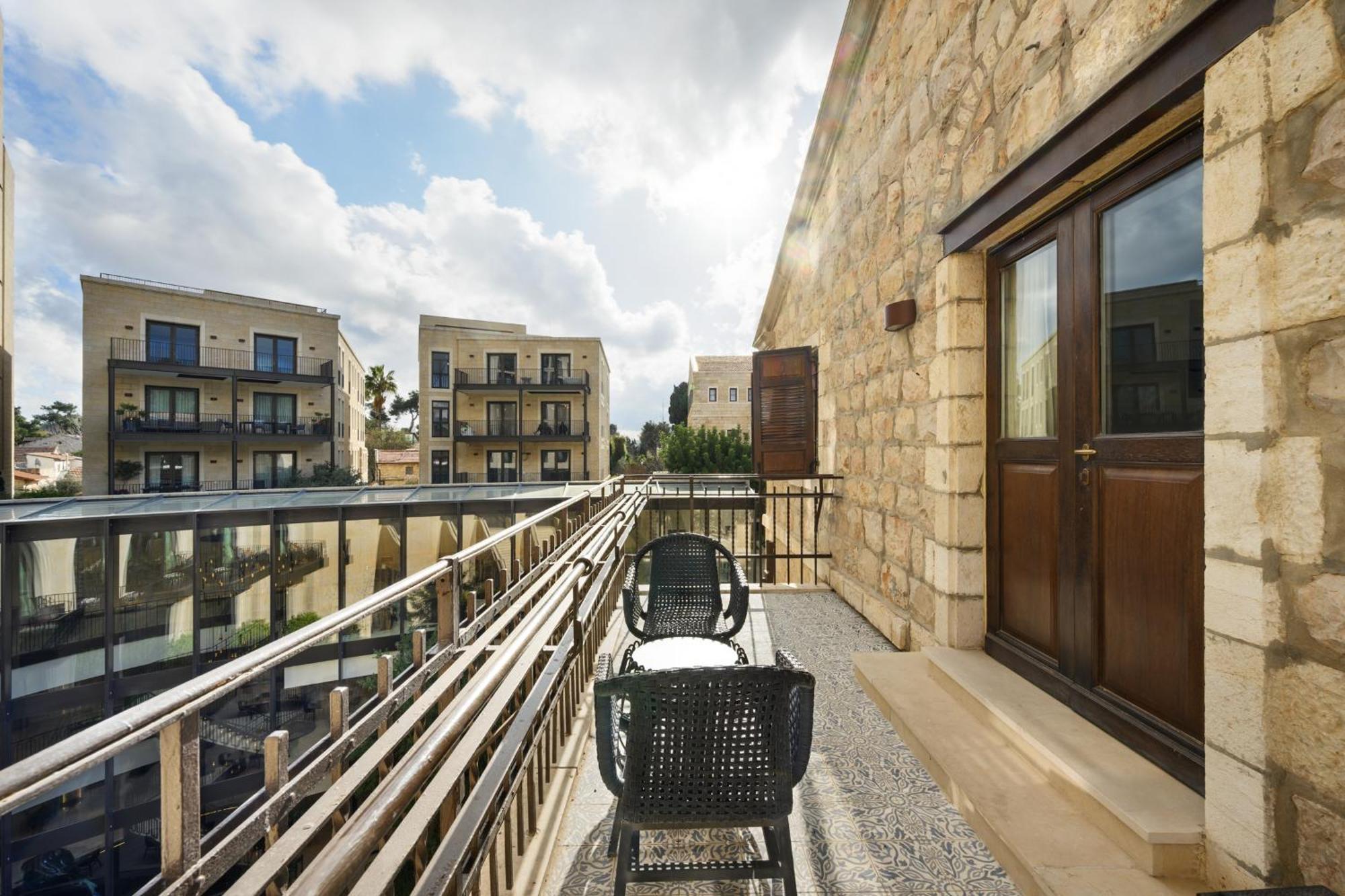 Orient By Isrotel Exclusive Jerusalem Exterior foto A typical balcony in Malta