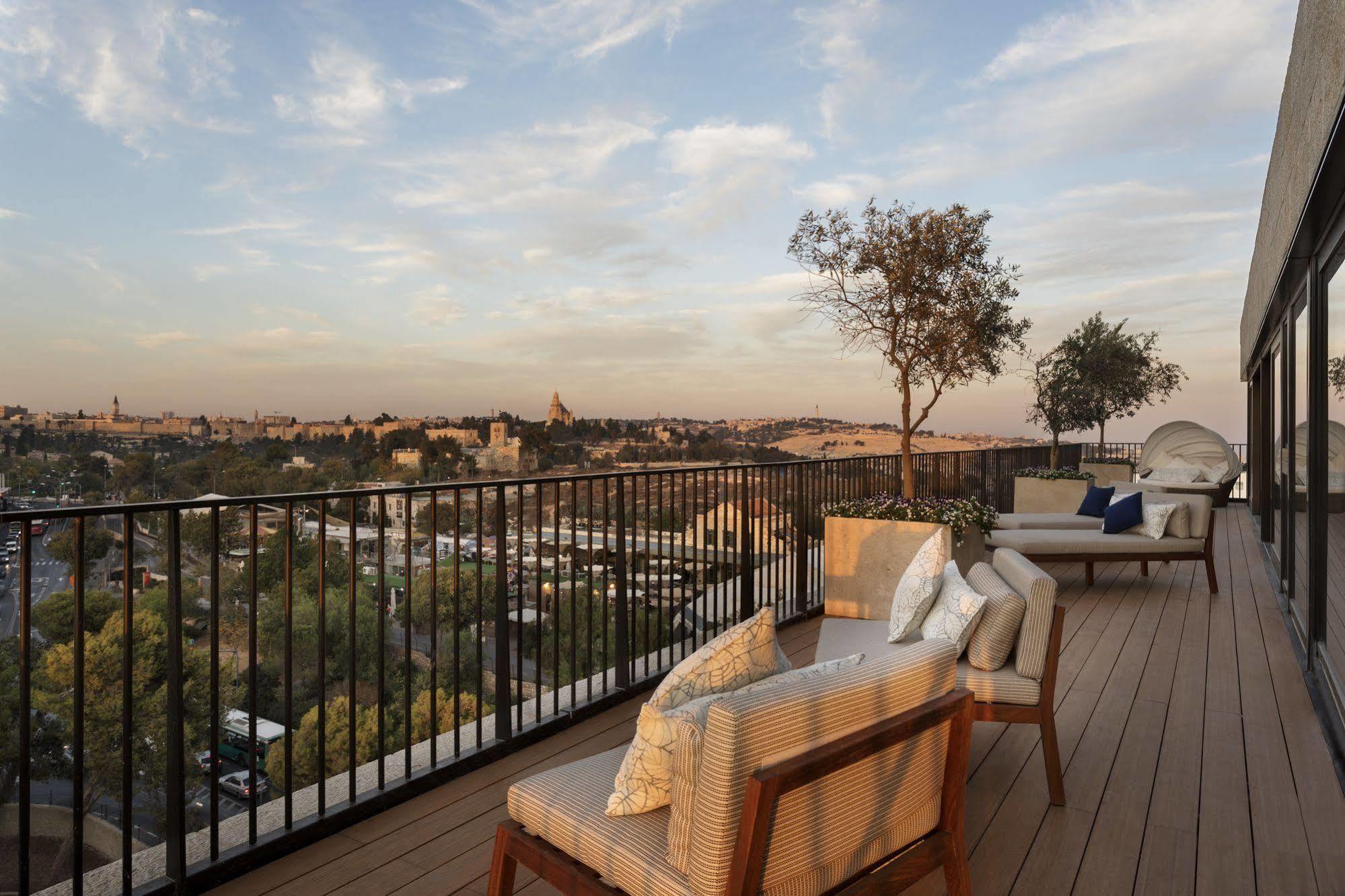 Orient By Isrotel Exclusive Jerusalem Exterior foto View from the rooftop