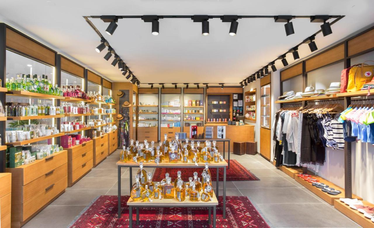 Orient By Isrotel Exclusive Jerusalem Exterior foto The interior of a typical perfume shop