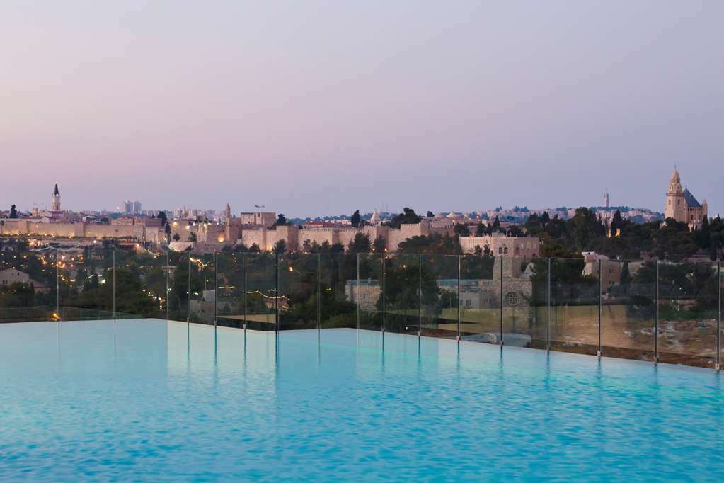 Orient By Isrotel Exclusive Jerusalem Einrichtungen foto The pool at the Four Seasons Hotel Jerusalem